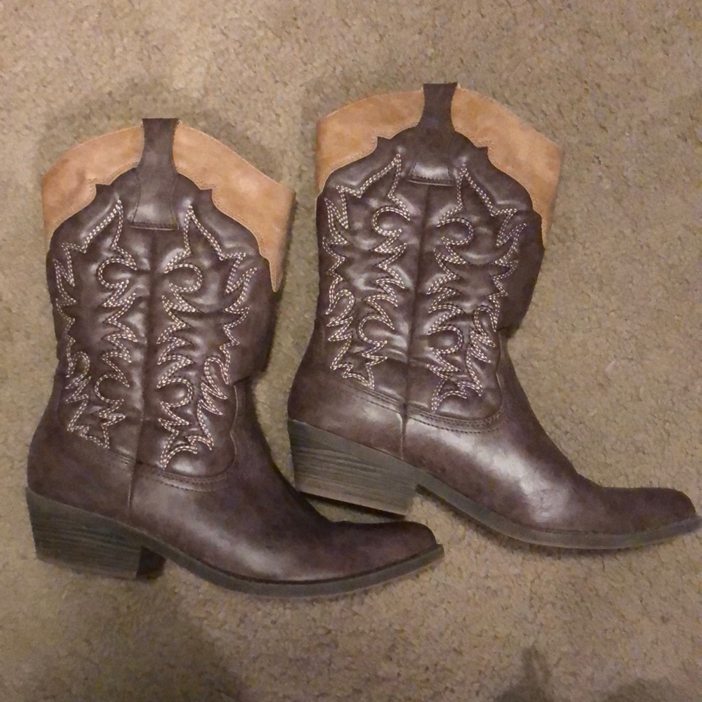FADED GLORY BROWN BOOTS